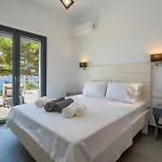 Aphitriti Oxomeria Villa