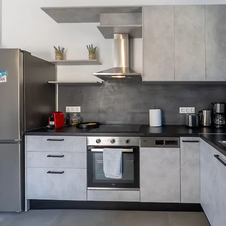 Aphitriti Oxomeria Villa