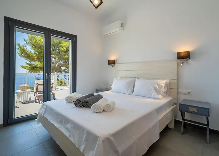 Aphitriti Oxomeria Villa