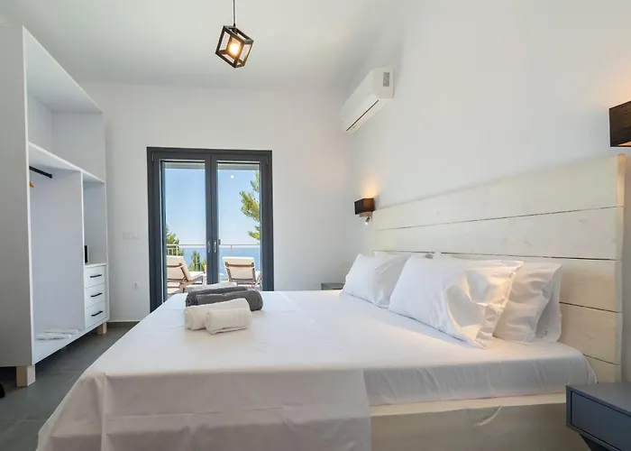 Aphitriti Oxomeria Villa