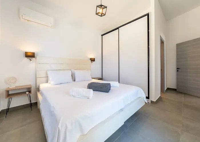 Aphitriti Oxomeria Villa *